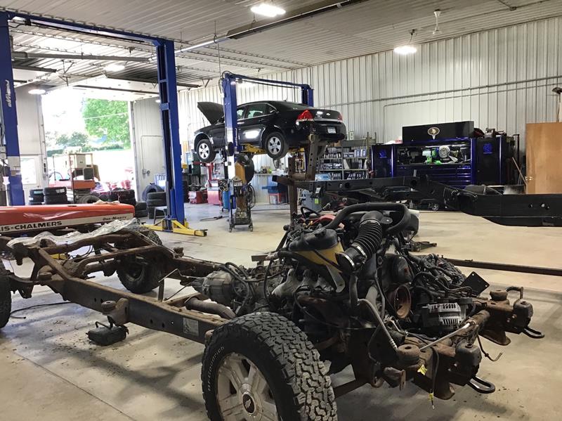 Lee Auto Sales Spring Grove, MN